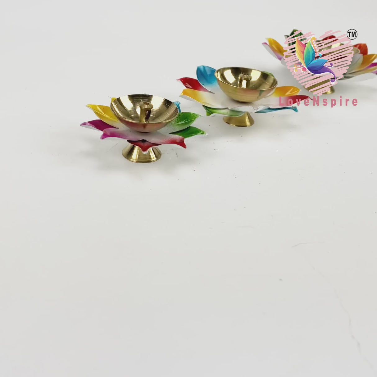 Lotus Brass Finish Diya Indian Craft Diya For Puja Oil Lamp Ideal Pooja Gift Diwali Home Decorations Mandir Temple Akhand Diya Indian Traditional Deepawali Return Gifts Puja Articles