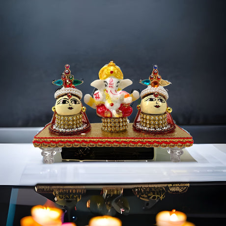 Lord ganesha with riddhi siddhi goddess set spouse