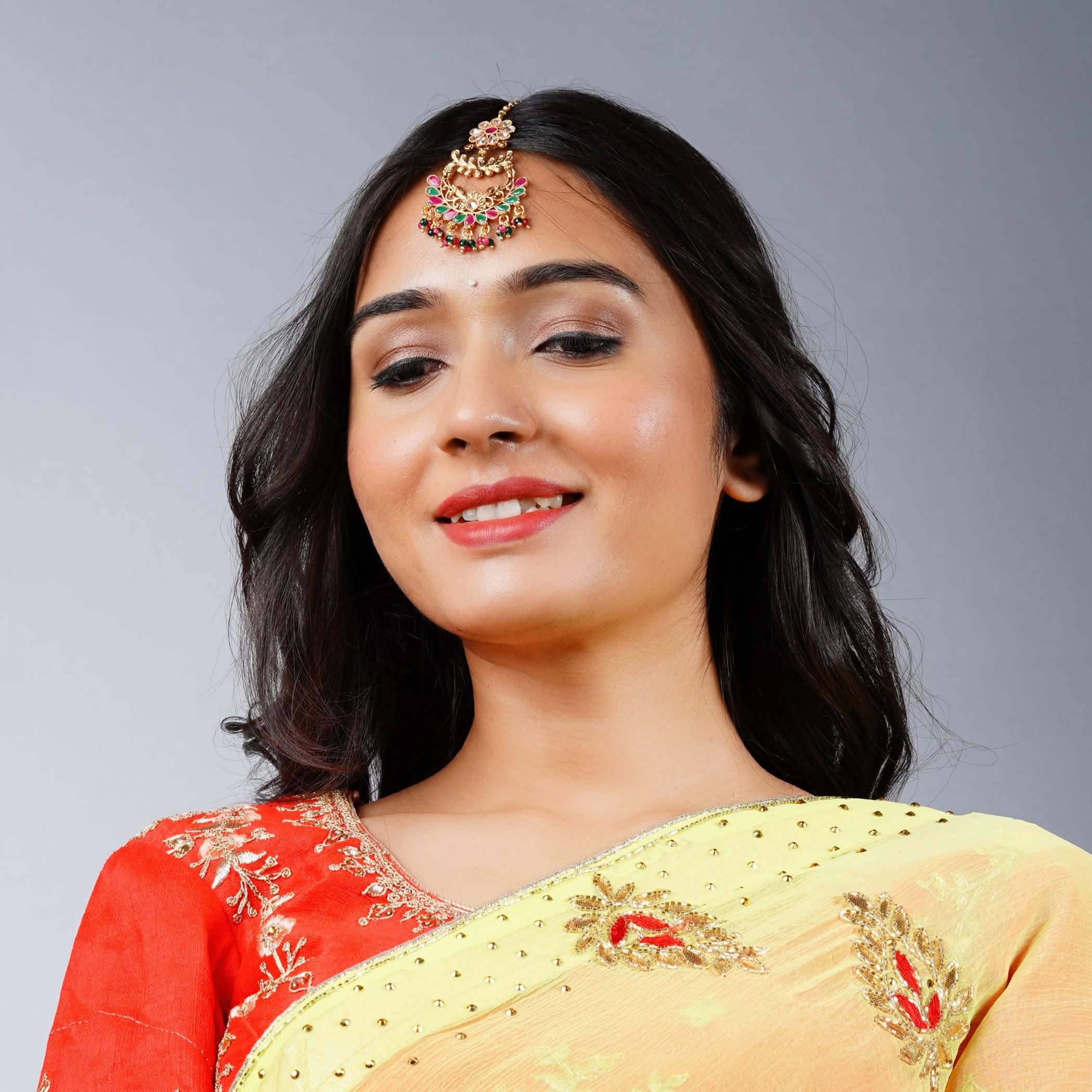 Gold plated chand tika maang tikka pakistani jewelry jhoomer