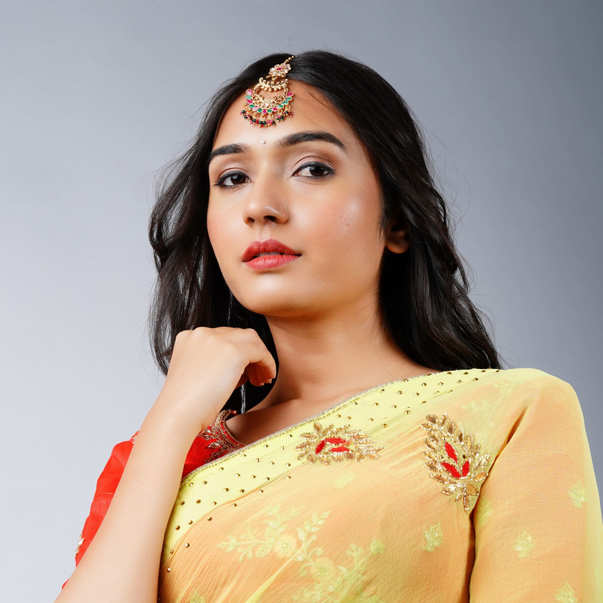 Gold plated chand tika maang tikka pakistani jewelry jhoomer
